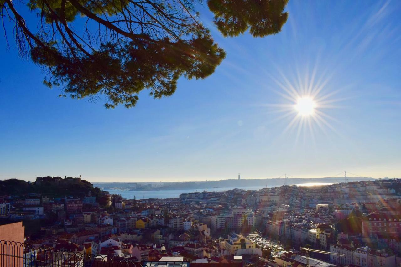 Aesthetic Riverview Apartment In Historical Lisboa Exterior foto