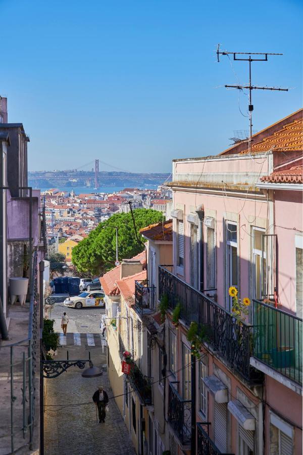 Aesthetic Riverview Apartment In Historical Lisboa Exterior foto